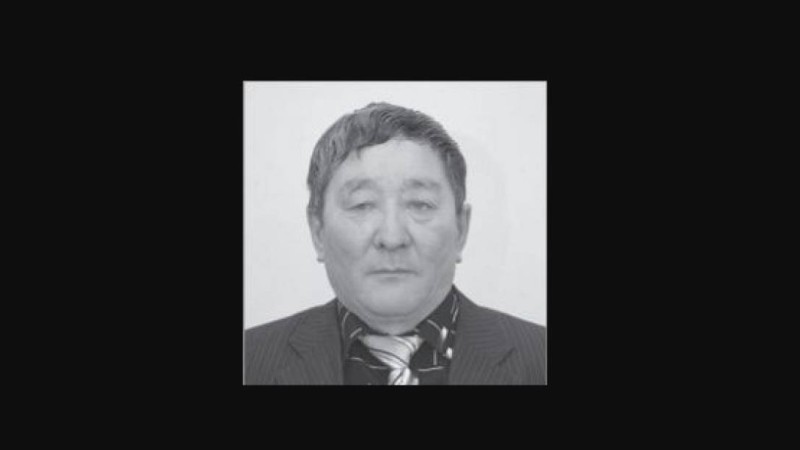 Белгілі жазушы 66 жасында қайтыс болды