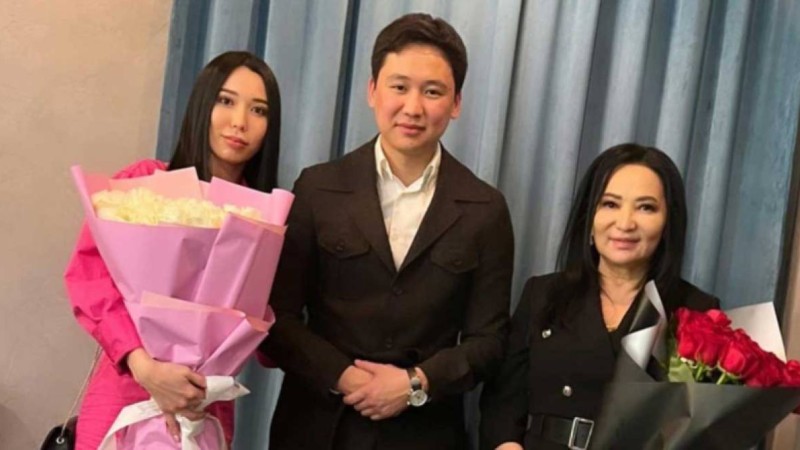 "Есімі Жібек": Гүлзира Айдарбекова болашақ келінін таныстырды