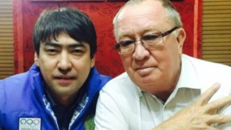 "Өнердегі әкем": Мейрамбек Бесбаев Алтынбек Қоразбаевты туған күнімен құттықтады