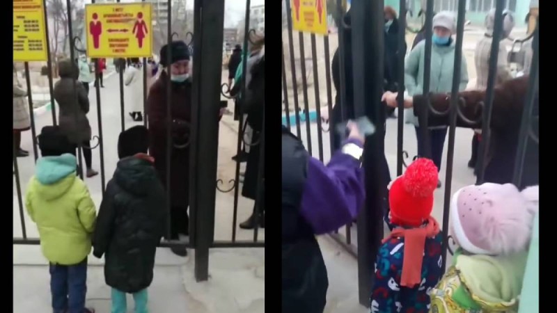 Ақтауда тәрбиешілер балаларды қақпадан кіргізбей қойған (видео)