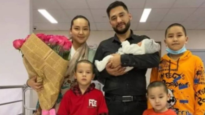 Төртінші ұлын босанған Салтанат Бақаева баласына ерекше есім қойды  (фото)