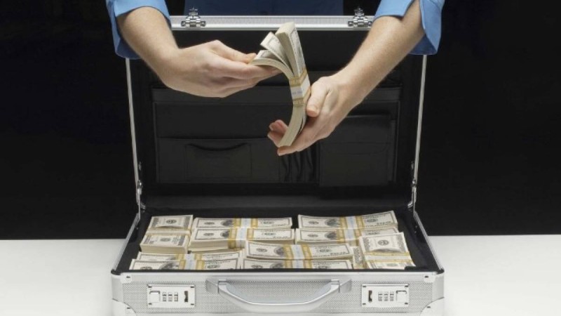 БАӘ банктерінде қазақстандық шенеуніктердің 308 млрд теңгесі сақталған