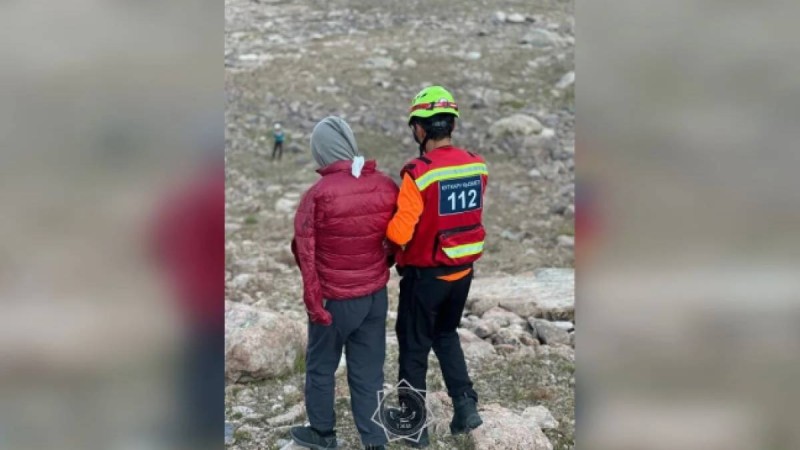 Алматыда жаөспірімнің үстіне тас құлады