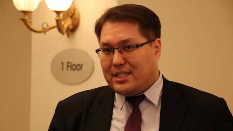 "Толыққанды отбасынан шығуы керек": Экс-шенеунік Бауыржан Мусин қарым-қатынасқа түсуге болатын "дұрыс" қыздың белгілері туралы пост жариялаған