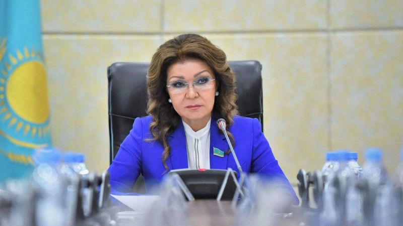 Жалтақтаған депутаттар мен төбе көрсетпеген Дариға