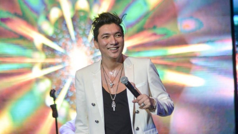 "Қазір тек амандасып тұрамыз": Әлішер Кәрімов өзі құлай сүйген аруы жайлы айтты - Қазақстан жаңалықтары