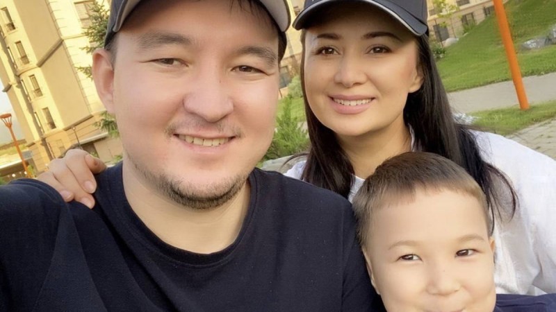 Садуақасова күйеуіне: «Ұлым екеуміз всегда қасыңдамыз»