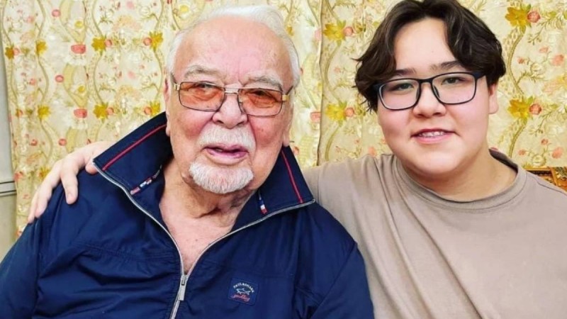 Асанәлі Әшімов 15 жастағы ұлына пәтер сыйлады