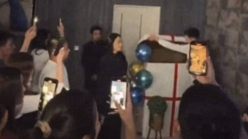 Әйеліне екінші күйеу сыйлаған қазақстандық желіде қызу талқыға түсті (видео)