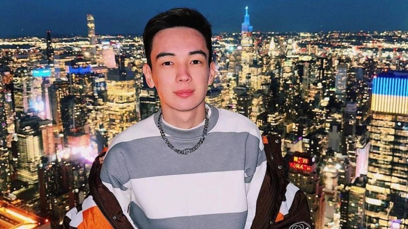 "Табысым 70 мың деп анықтама берген": Сот танымал блогердің некесіз туған қызына алимент төлеу туралы шешім шығарды