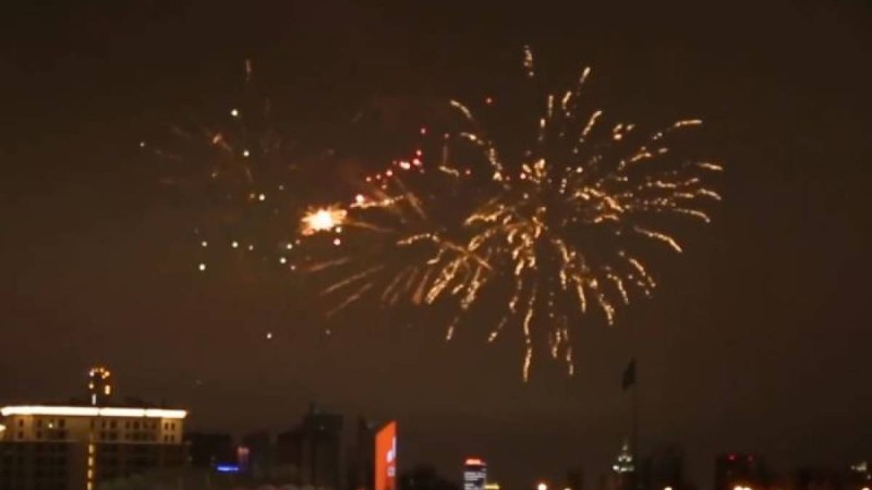 Нұр-Сұлтандағы жаңа жылдық отшашудың тамаша көрінісі