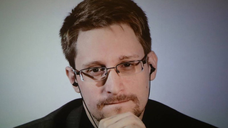 Сноуден Ресей азаматтығын алу ниеті туралы мәлімдеді