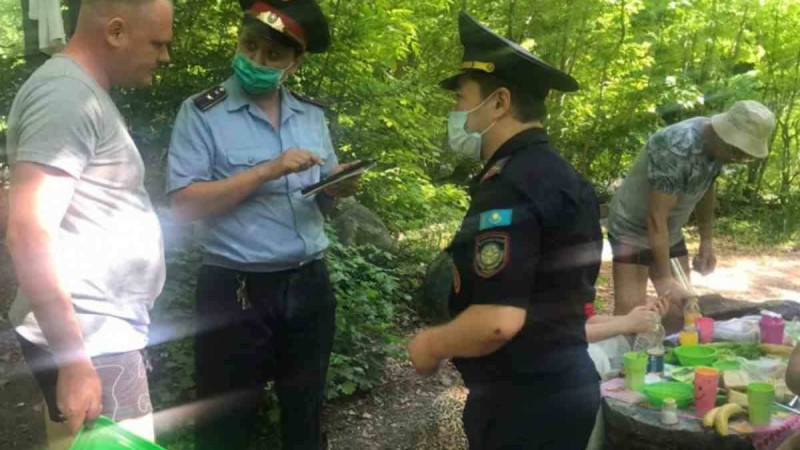 Алматылықтар Бутаковкадағы пикник үшін жазаланды - Қазақстан жаңалықтары