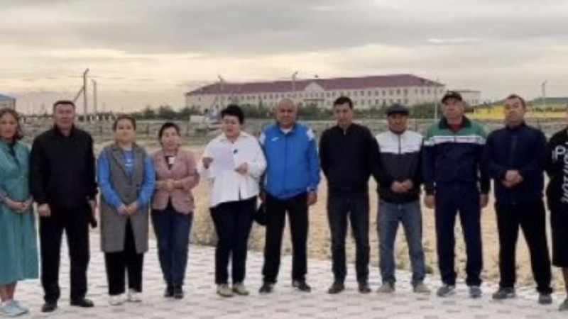 Маңғыстаулық мұғалімдер Роза Рымбаеваның концертіне байланысты директорды жұмыстан шығаруды талап етті