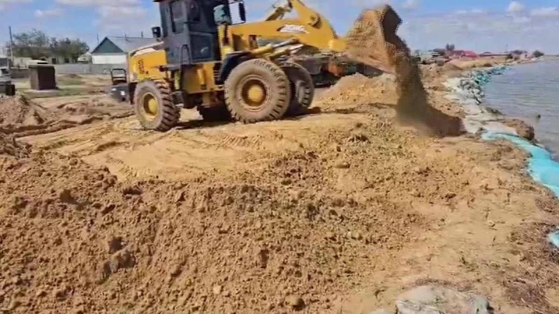 Ақтөбе облысында толқын бөгетті шайып кеткен