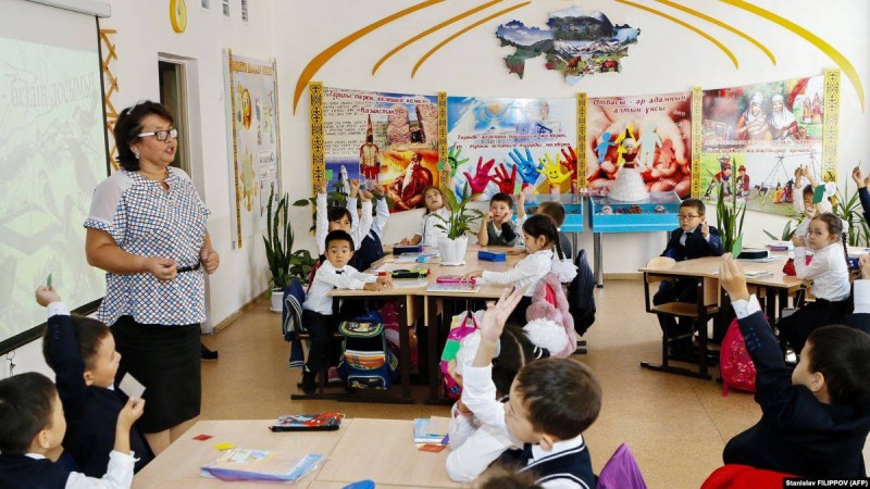 Тоқаев "Педагог мәртебесі туралы" заңға қол қойды