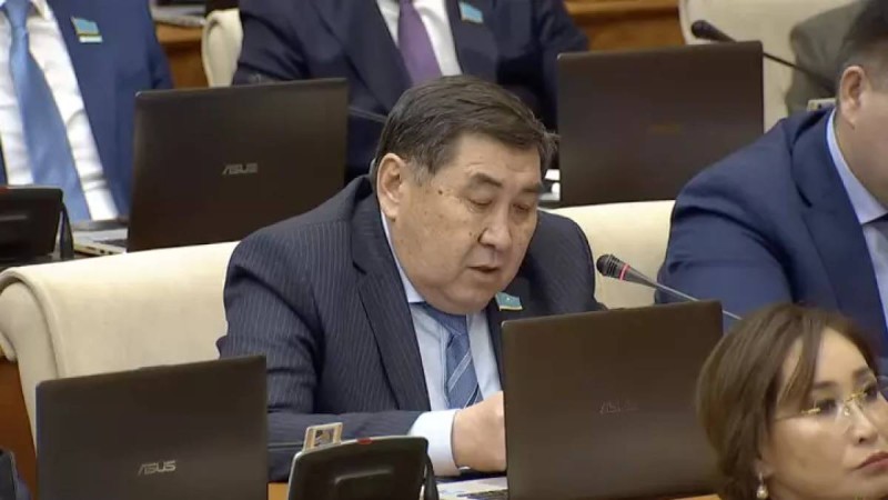 Мырзағалиев кетті, ендігі кезек Ноғаевта ма: Ермұрат Бәпи кадрлық ауыс-түйіске қатысты болжамын айтты