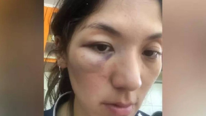 "Күйеуім әкесінің көзінше шешіндіріп сабады": Қазақстандық әйел елден көмек сұрады (видео)