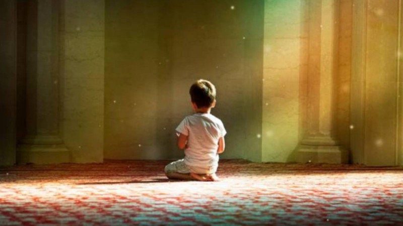 Мас адам Қаратауда жоғалған екі жасар баланы орап алып, мешітке апарған