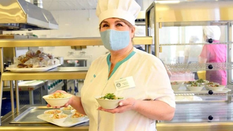 В ШЫМКЕНТЕ НАЧАЛОСЬ БЕСПЛАТНОЕ ПИТАНИЕ ДЛЯ СТУДЕНТОВ