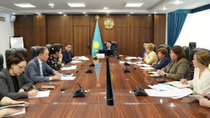 Баланың өлімі және пышақпен шабуыл: Білім министрлігі шұғыл жиналыс өткізді