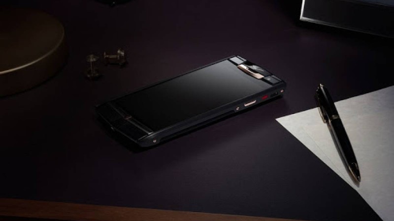 Павлодарлық шенеунікке 51 млн теңгелік VIP телефон