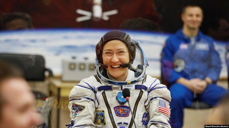 АҚШ астронавты Кристина Кох ғарышта ең ұзақ болған әйел рекордын жасады