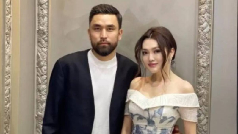 "Керемет жұп": Бірге ән салған Ерке Есмахан мен Әміре желіні жарды (видео)