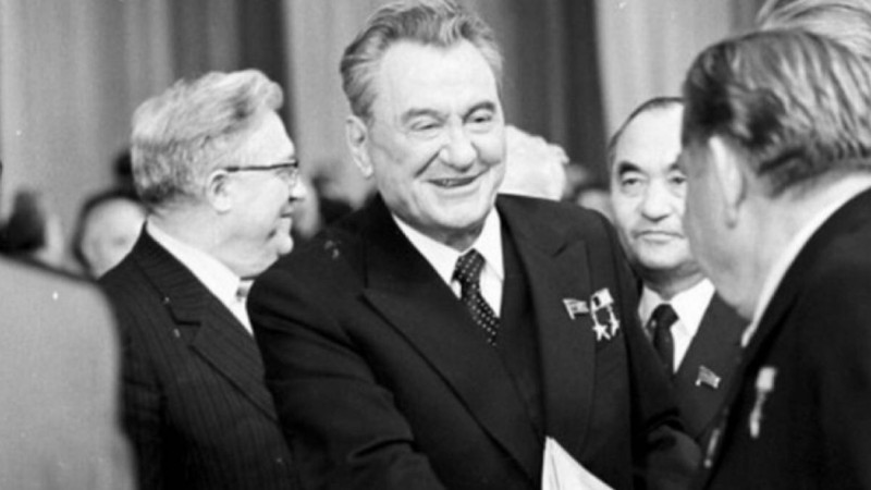 Бүгін Дінмұхамед Қонаевтың туғанына 111 жыл