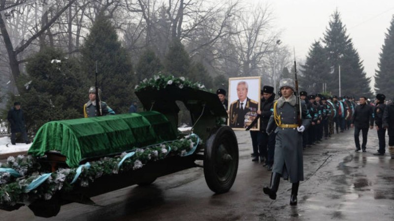 Алматыда ұшақ апатынан қаза болған генерал Қайдаровпен қоштасты