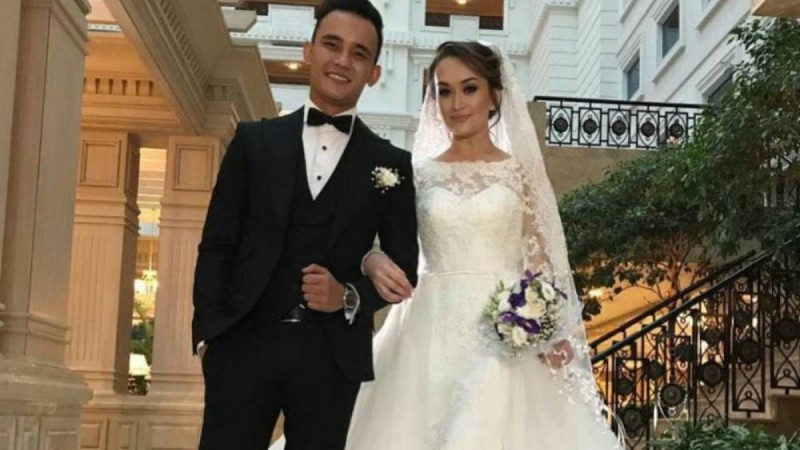 «Өз қызына өзі жарнама жасайды!»: Әли Оқапов әлеуметтік желіде қыздарын "өткізуге" тырысатын аналар туралы айтып берді - Қазақстан жаңалықтары