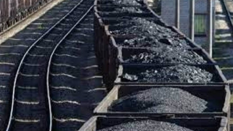 Қарағандыда көмір тиелген вагон жұмысшыны басып кетті