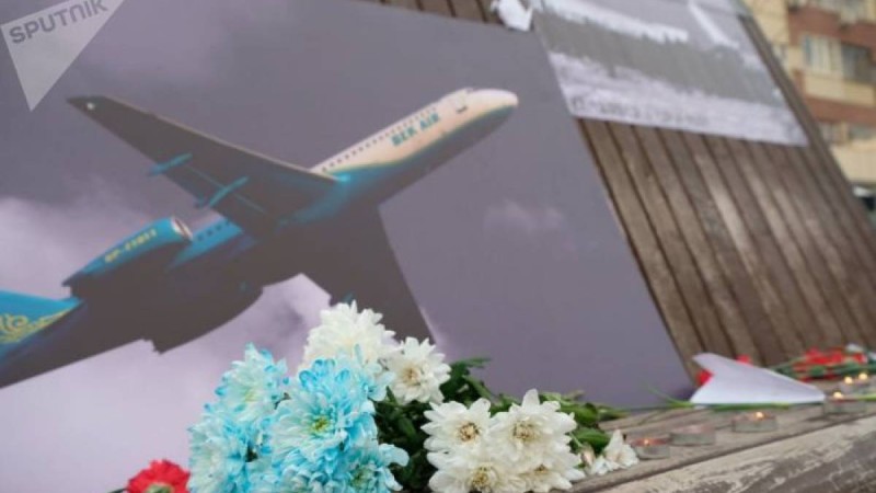 Алматы әкімі ұшақ апатынан қаза тапқандардың отбасына барды