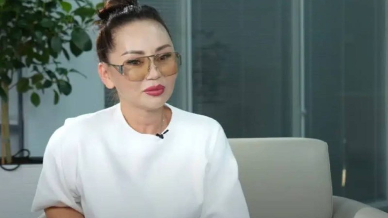 «Бұлардың әкесі маған ғашық болды»: Баян Мақсатқызы өгей қыздарын таныстырды 