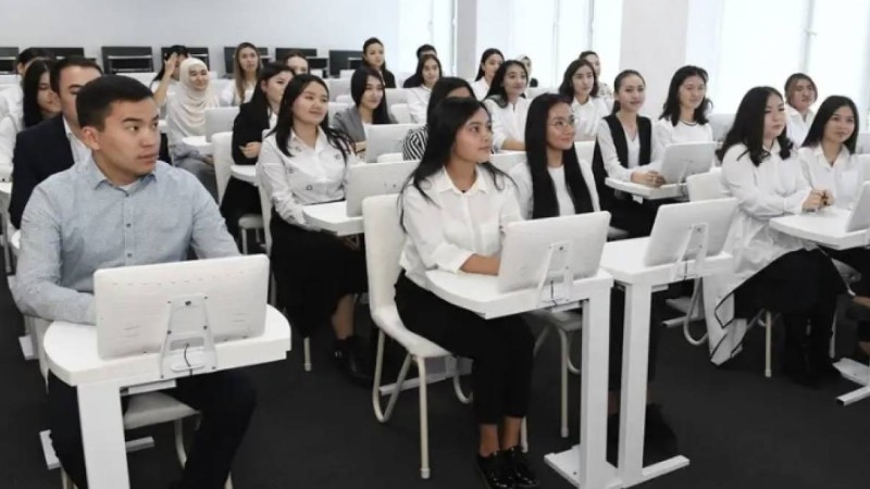 ЖОО арасында Президенттік стипендиялар бөлінді