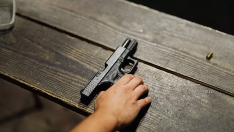 Елорда тұрғыны сүйіктісін ойыншық тапаншамен қорқытып, 14-қабаттан итеріп жібермек болды