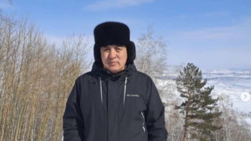 "Баламның денесін тығып тастағандарын дәлелдей алмадық": Серікзат Дүйсенғазының марқұм ұлына қатысты сот отырысы аяқталды