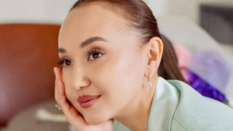 Прокурор: Перизат Қайраттың анасы 37 млн теңгеге көлік, 10 млн теңгеге Түркияға қыдырып барған