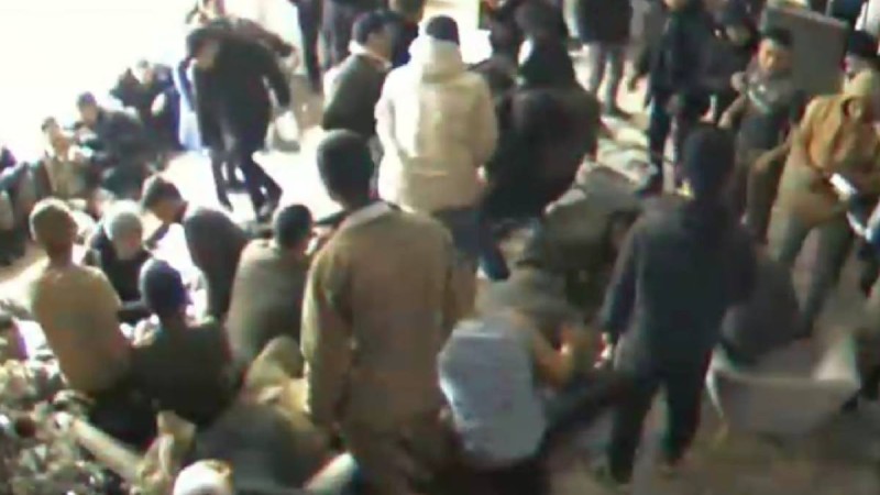 Бүлікшілер Алматыдағы телеорталықты өртемес бұрын сол жерде намаз оқыған (ВИДЕО)