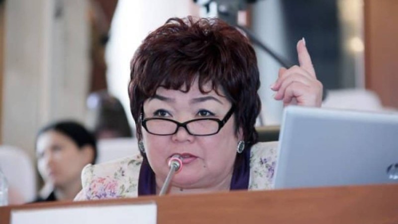 Депутат: "Арамызда бір орыс депутаты жоқ, неге орысша сөйлейміз?!"