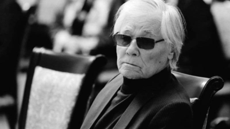 Белгілі драматург Исраил Сапарбай дүниден өтті