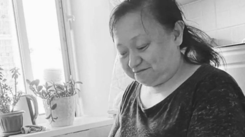 Қарағандыда ер адам бұрынғы әйелін балаларының көзінше пышақтап өлтірген