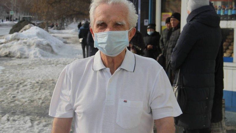 Өскемендік қария 30 жылдан бері қақаған аязда да жейдемен жүр