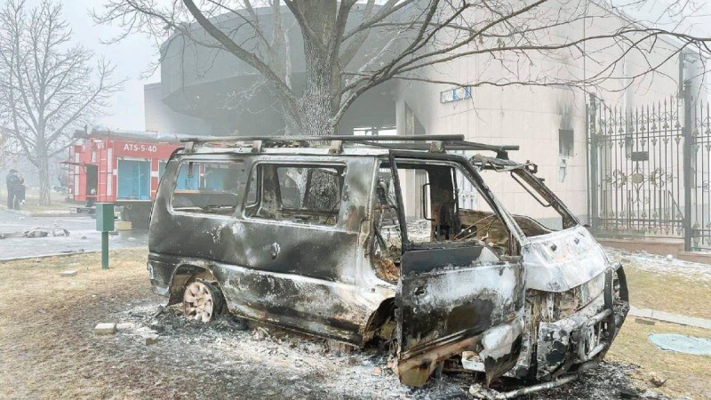 Террористер қолынан қаза болған сарбаздар "Айбын" орденімен марапатталды