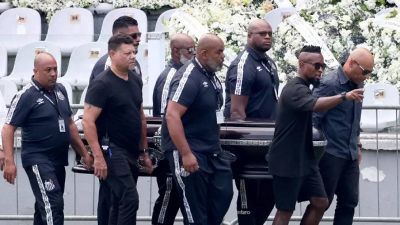 Бразилия халқы "Футбол королі" Пелені ақтық сапарға шығарып салды (фото)