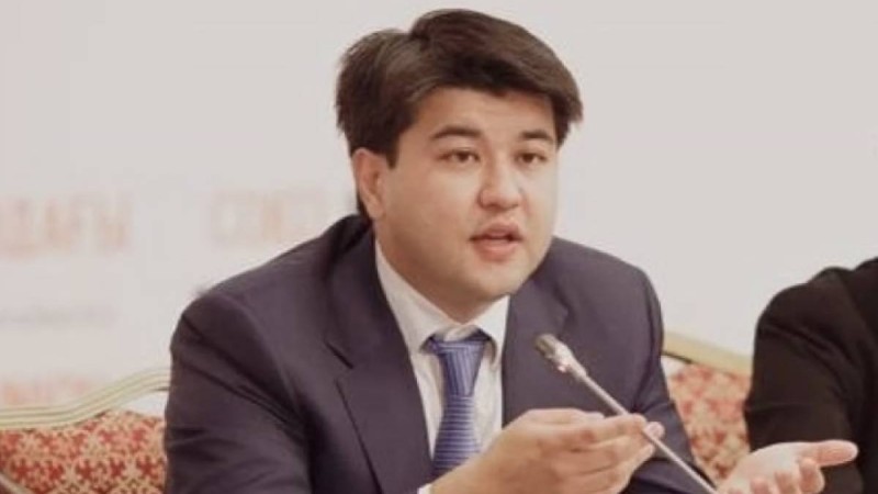 "Райымбекпен жыныстық қатынасқа түстің ба?": Бишімбаевтың телефонынан Нүкенованы сұраққа алған видеолар табылды