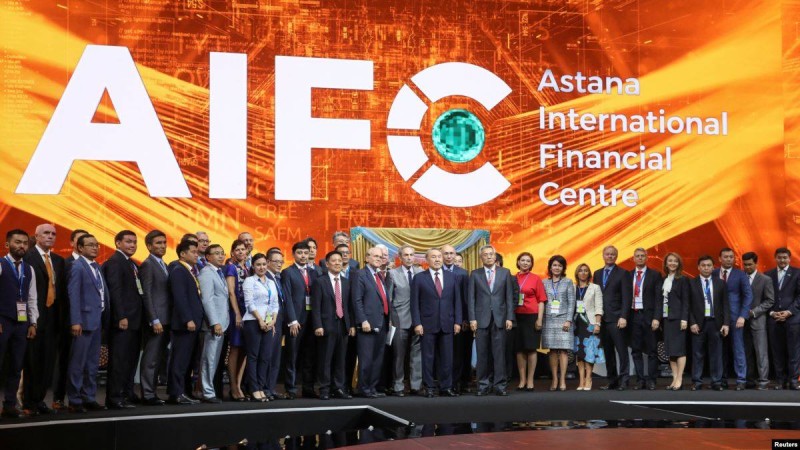 Қазақстан шетел инвесторлары мен олардың отбасына "көп реттік виза" ұсынбақ