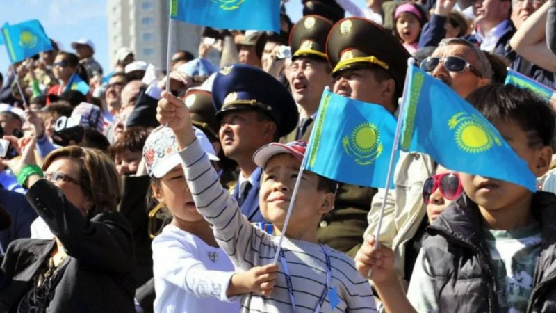 Мобильді аударымдар тексеріліп, жәрдемақы өседі: 2023 жылдан бастап Қазақстанда қандай өзгерістер болады?