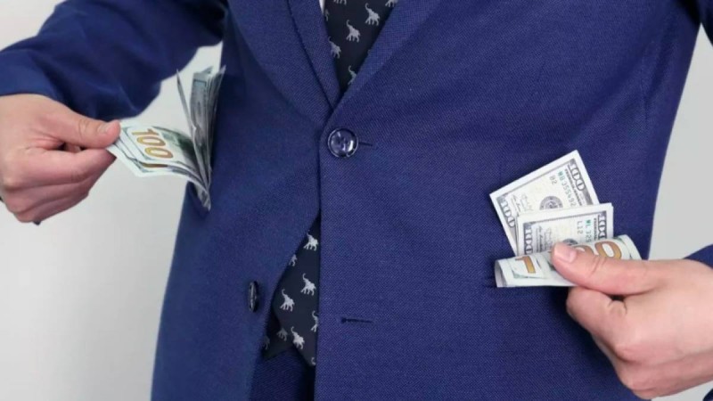 Жаңа санкция: қазақстандық шенеуніктер негізсіз табысы үшін жазаланады