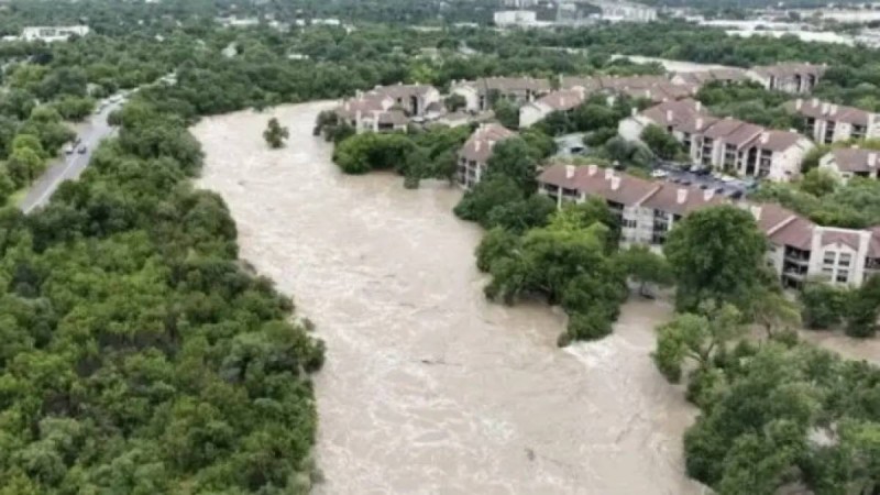АҚШ-тағы су тасқыны: қайтыс болғандар саны 110 адамға жетті